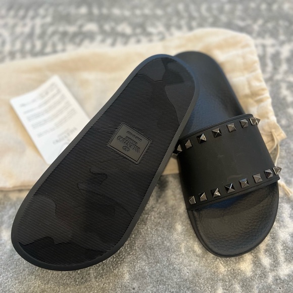 Valentino rockstud black rubber slides:size 40 NWT - Picture 2 of 6